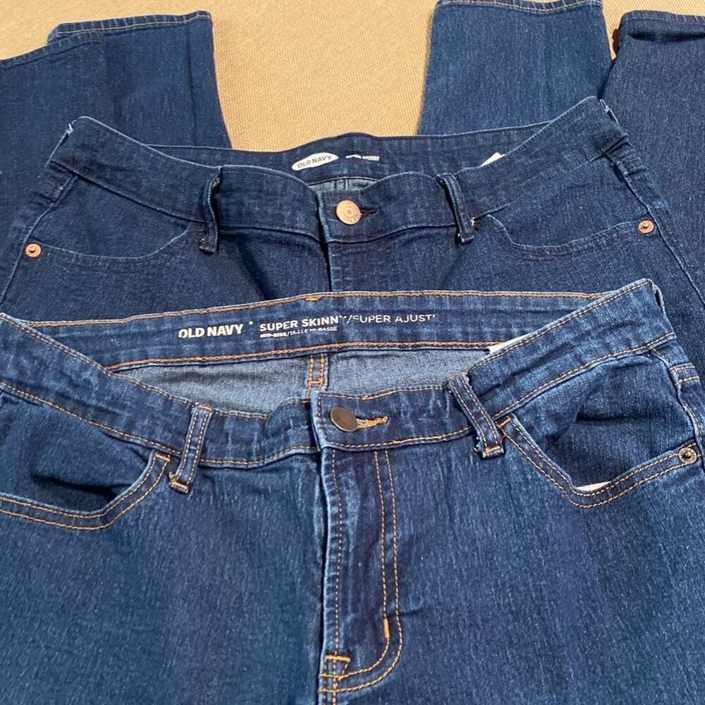 2 pairs of Old Navy Cropped Jeans- Sz 12